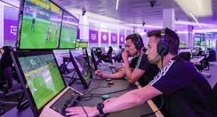 首周吸金近2千万，评分5.5的二游出海逆袭？